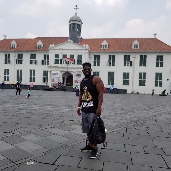 Meet your Posher, George - Picture 2 of 2